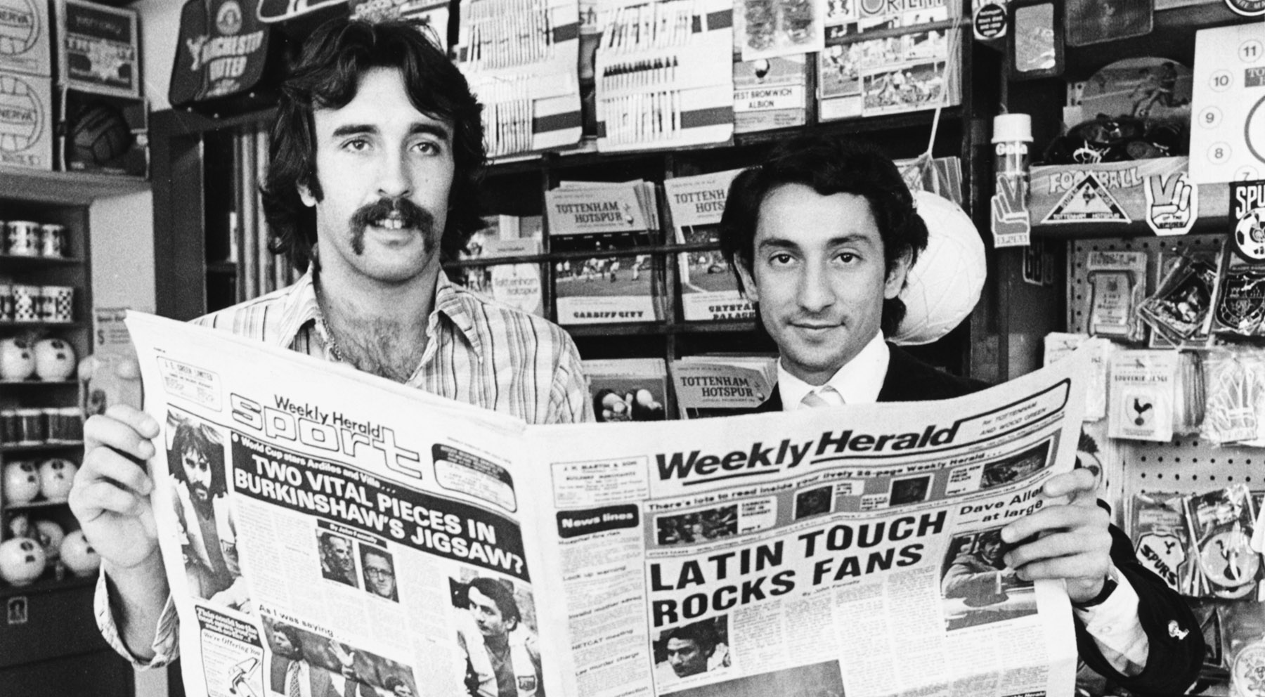 Argentinian Wotld Cup winning football players, Osvaldo Ardiles (right) and Ricardo Villa pose together with a local newspaper after signing for Tottenham Hotspur Football Club, White Hart Lane, London, August 1st 1978. (Photo by Tommy Hindley/Professional Sport/Popperfoto/Getty Images)